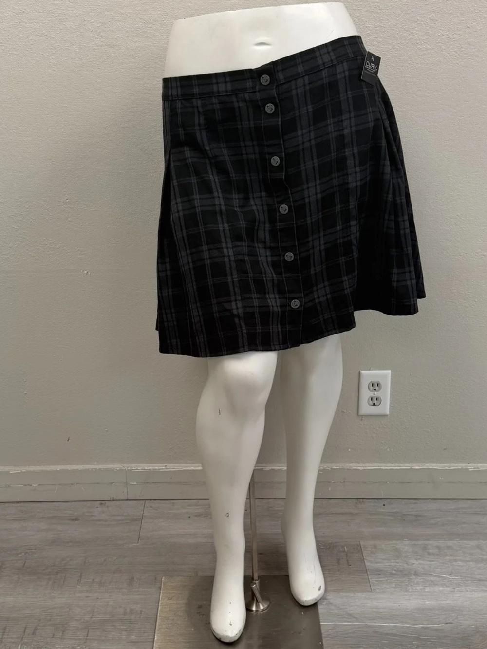 Torrid x Harry Potter Black & Grey Plaid Button-Front Mini Skirt - Size 24